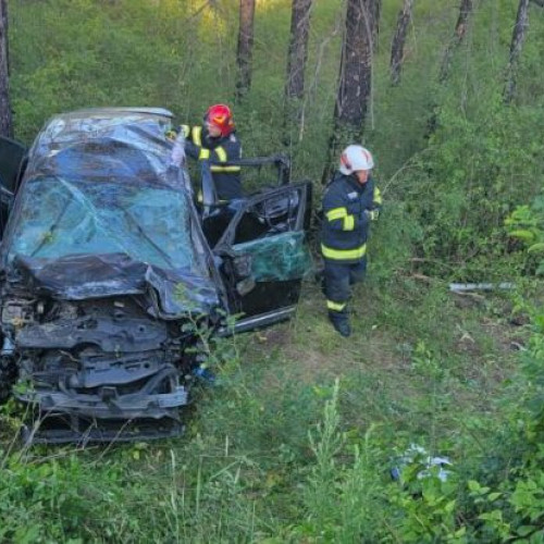 Accident rutier grav la Valea Sării: un vehicul s-a răsturnat într-o râpă