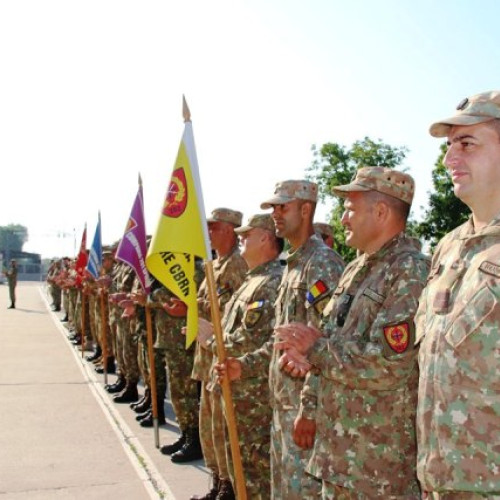 Noi contracte pentru cadrele militare: durata de opt ani, aprobată de președintele Iohannis