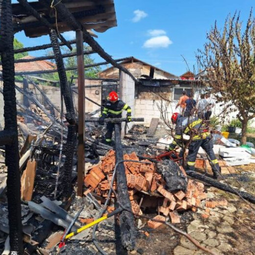 Incendiu în comuna Racoasa, intervenție rapidă a pompierilor