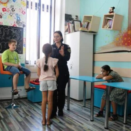 Activități de informare pentru siguranța vacanței, desfășurate de polițiștii vranceni