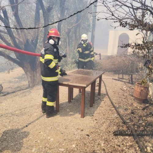 România trimite pompieri în Grecia pentru combaterea incendiilor de pădure