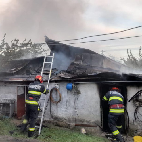 Intervenție la un incendiu în satul Dalhauti