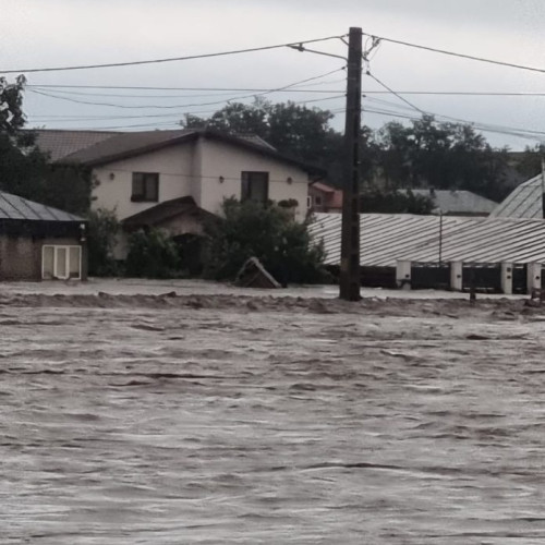 Pompierii din Vrancea sprijină intervențiile în Galați după inundațiile devastatoare