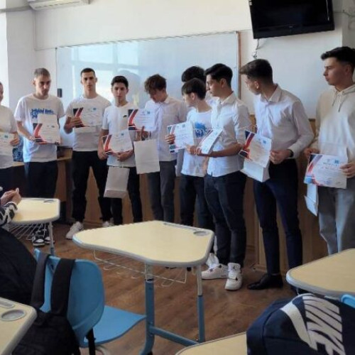 Zece elevi de la Colegiul Tehnic Auto &quot;Traian Vuia&quot; din Focșani au împărtășit experiențele Erasmus din Franța