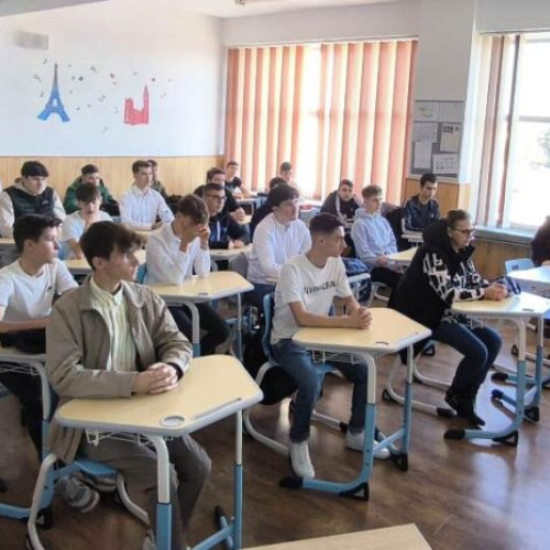 Elevii revin la cursuri după prima vacanță din anul școlar