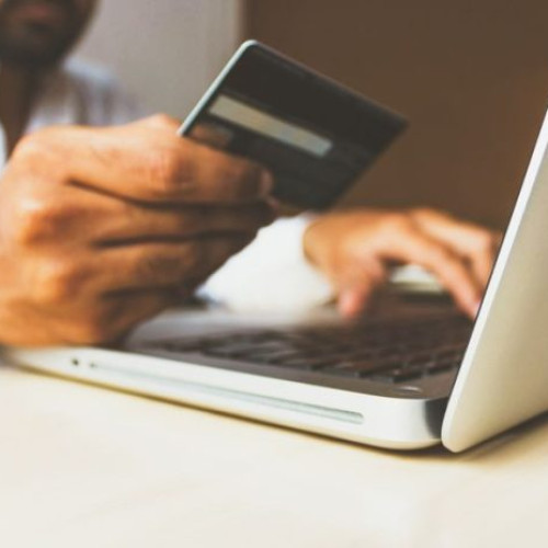 Avertisment privind siguranța online în perioada Black Friday