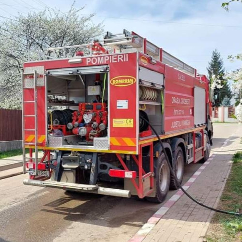 Explozie și incendiu într-un apartament din Adjud