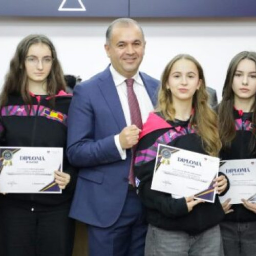Premii pentru olimpicii din Vrancea la evenimentul &quot;Olimpicii pe primul loc!&quot;