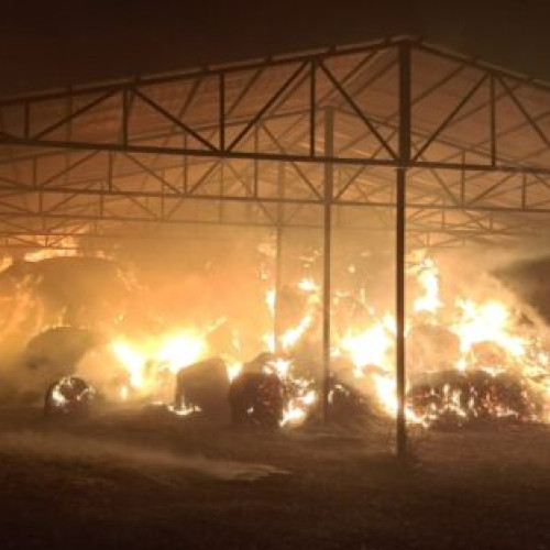 Incendiu la un depozit de furaje în satul Batinesti, comuna Tifesti