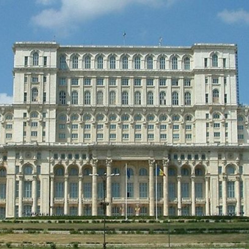 Prima ședință a noii Legislaturi, cu o compunere diversificată
