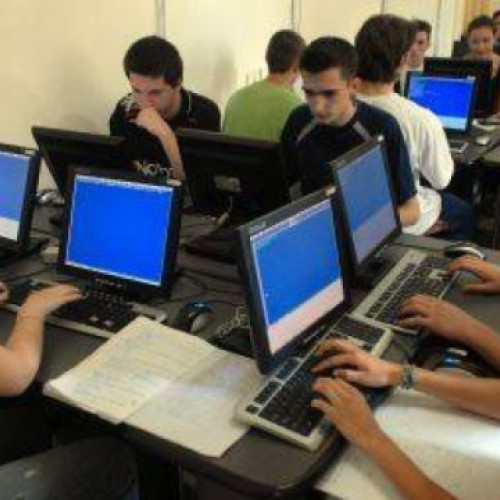 Elevii din clasele a XII-a și a XIII-a încep astăzi probele de competențe pentru bacalaureat