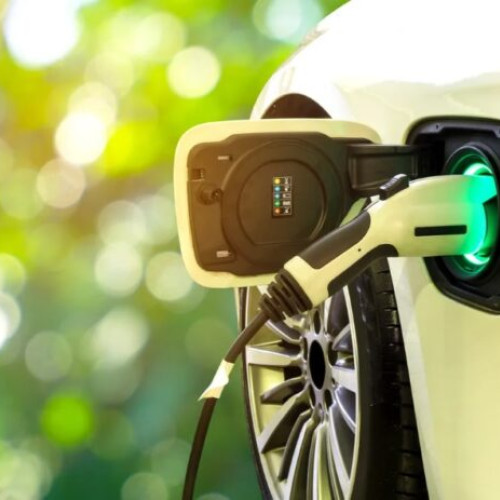 O propoziție de creștere a valorii voucherului pentru autoturisme electrice, în discuție