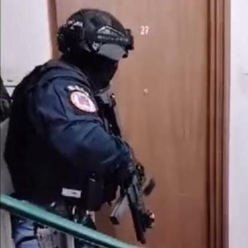 Procurorii fac percheziții în cazul unui grup infracțional organizat