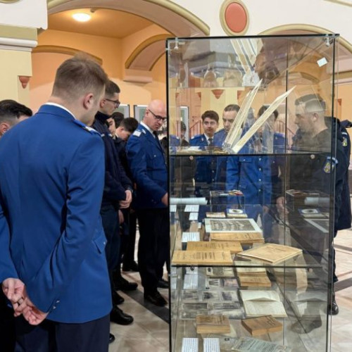Jandarmii vrânceni vizitează expoziția „Jandarmeria Română 1850 - 2020”