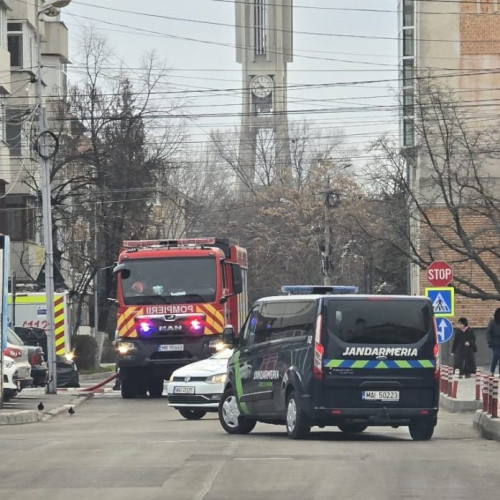 Pompierii din Focșani intervin la un incendiu în zona Piața Moldovei