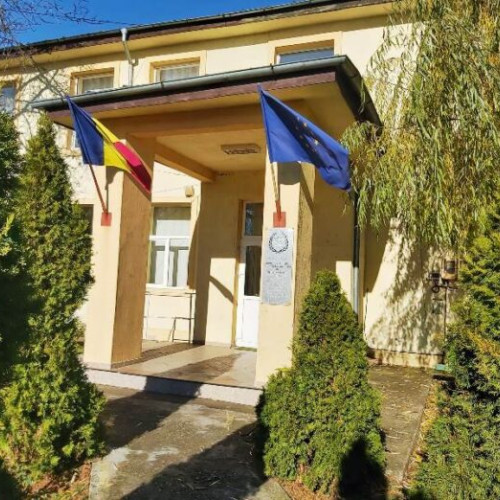Primăria comunei Bălești semnează un contract pentru reabilitarea Școlii Gimnaziale