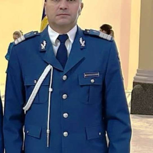 Un jandarm din Adjud salvează un vecin dintr-un apartament cuprins de fum