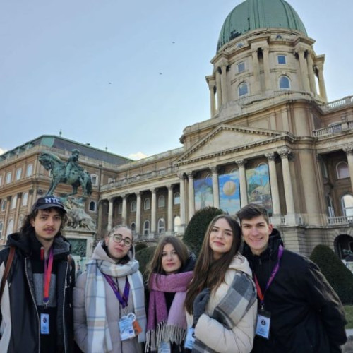Cinci voluntari din Focșani explorează Europa cu trenul