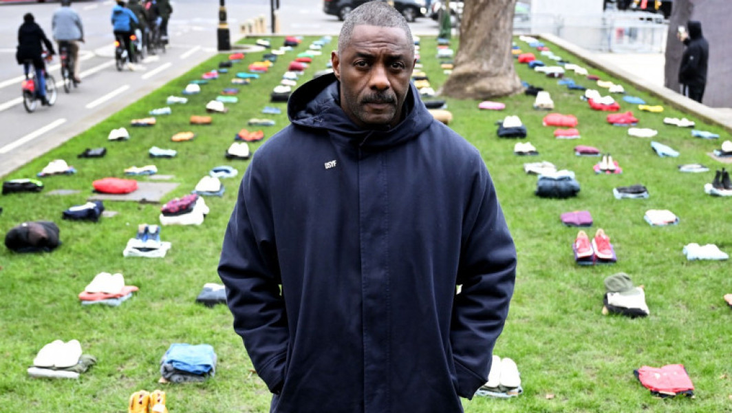Idris Elba e campanie interzicere maceti și cutite zombie in UK