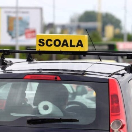 Reguli noi de circulație pentru mașinile de școală în Focșani