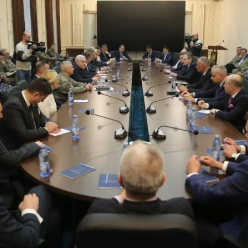 Intâlnire între comisiile parlamentare și Ministrul Apărării