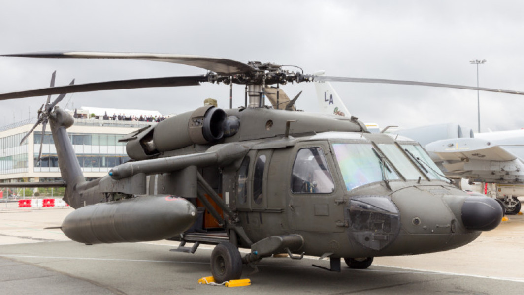 Centrul Aerostar Bacău devine operational pentru elicopterelor S-70 Black Hawk