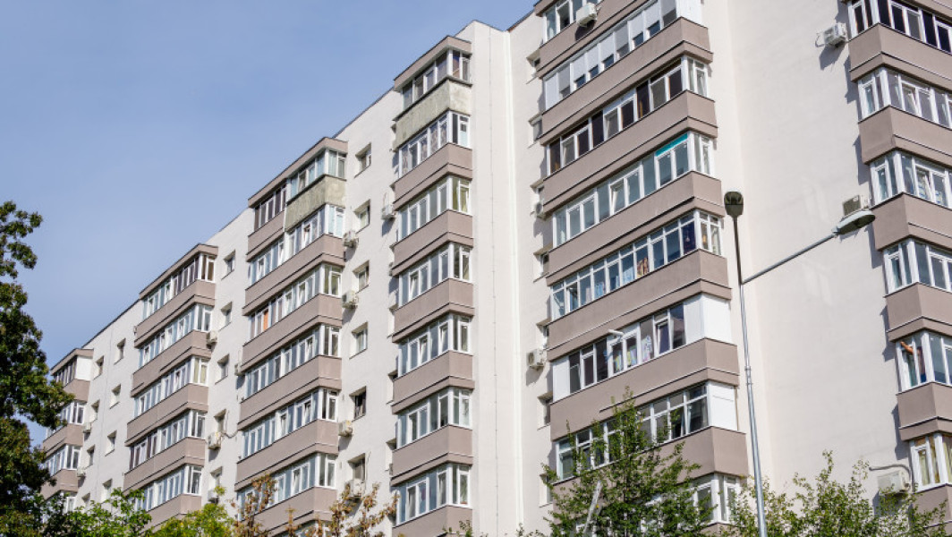 Prognosticuri pentru piața imobiliară în 2024 în favoarea cumpărătorilor de locuințe români