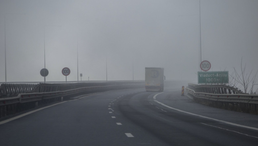 Drumuri din șase județe, Autostrada Soarelui și A3, afectate de ceaţă