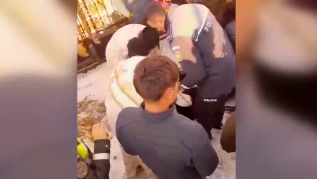 Preot din Suceava cercetat penal pentru blocarea unei înmormântări