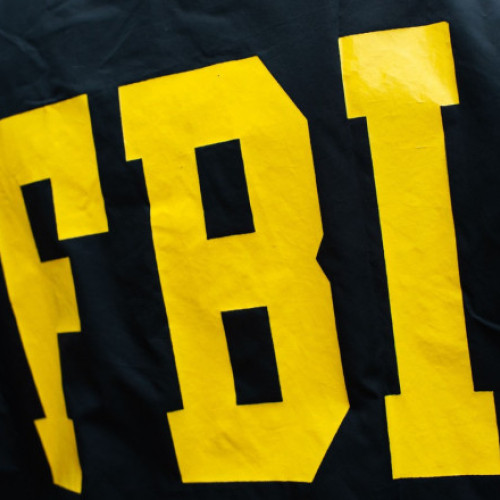 Agent FBI arestat pentru dezvăluiri ilegale de documente confidentiale