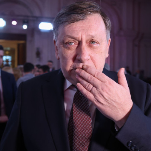 Crin Antonescu promite că românii vor conduce politica în România