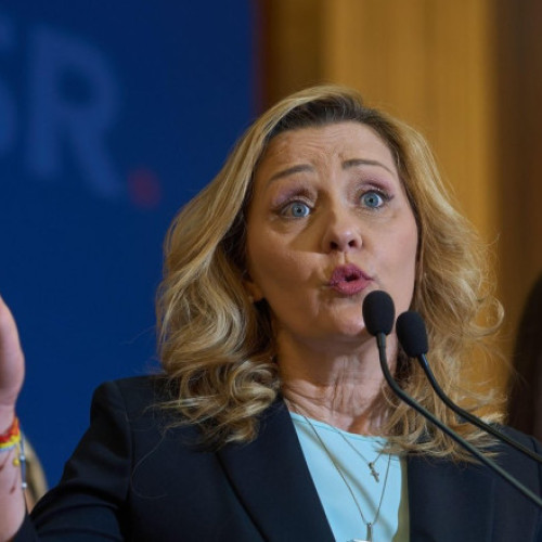 Elena Lasconi propune audieri publice pentru judecătorii CCR