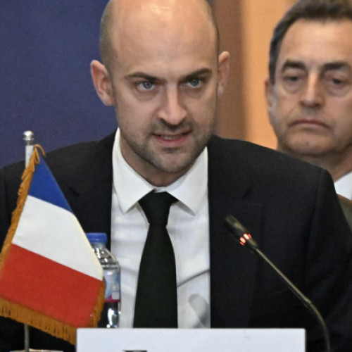 Ministrul francez de externe sugerează rolul Chinei în negocierile de pace pentru Ucraina