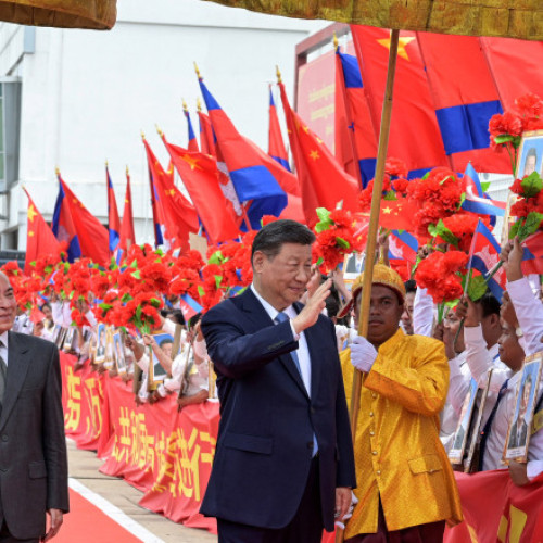 Xi Jinping vizitează Cambodgia în cadrul unui turneu în Asia de Sud-Est