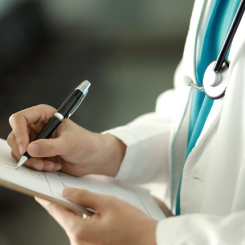 Un medic american primește un e-mail de deportare în SUA