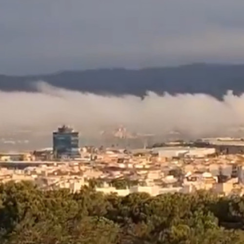 Incendiu la un depozit industrial în Catalonia: Autoritățile avertizează peste 160.000 de oameni