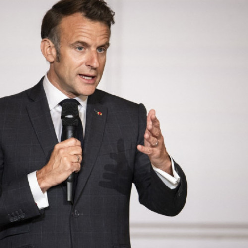 Emmanuel Macron critică dur miniștrii după scurgeri de informații