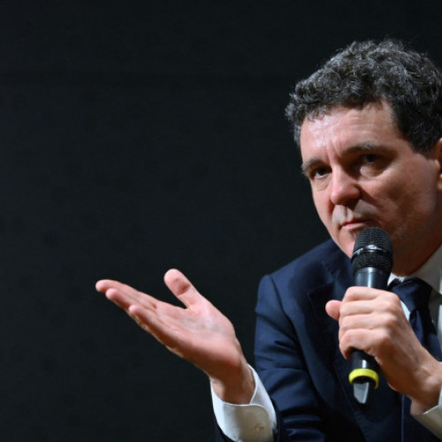 Nicușor Dan: Tinerii trebuie să se implice activ în societate