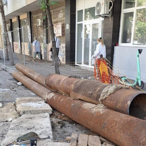 Compania Municipala Termoenergetica București va efectua în următoarele zile lucrări de înlocuire și modernizare pe rețeaua de termoficare din mai multe sectoare ale capitalei, informează citează digi24.ro. Astfel, mai multe zone vor fi afectate de sistări temporare ale furnizării agentului termic pentru apă caldă.