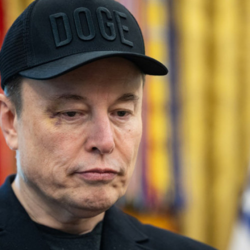Elon Musk critică dur planurile de cheltuieli din Congres, potrivit digi24.ro. Miliardarul a declarat pe platforma X că este necesară redactarea unui nou proiect de lege care să nu mărească semnificativ deficitul și să evite creșterea plafonului datoriei cu 5 trilioane de dolari.