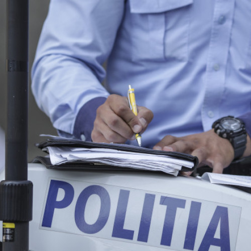 Un bărbat arestat după ce a amenințat polițiștii cu un cuțit în Cluj