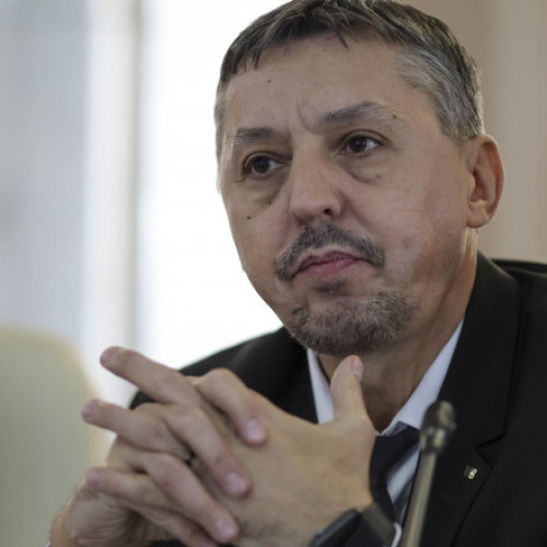 Ministrul Educației respinge ideea reintroducerii tezelor și a sistemului pe semestre