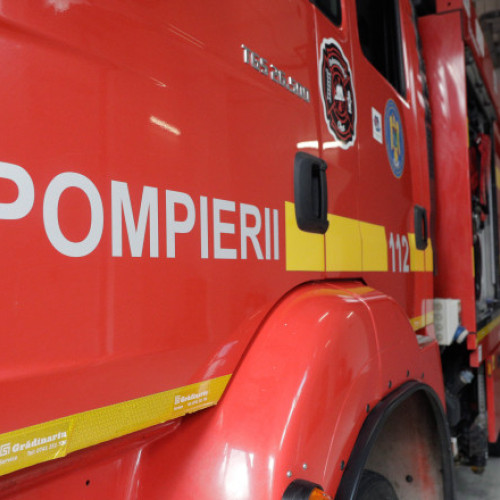 Incendiu la trenul de pe ruta Baia Mare - București, în gara Babeni