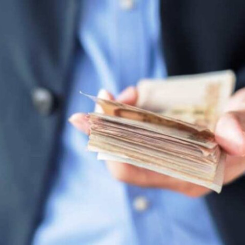 Cinci persoane reținute pentru evaziune fiscală de aproape 4 milioane de lei