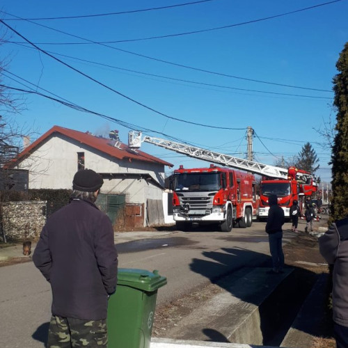 INCENDIU LA O LOCUINȚĂ DIN GOLEȘTI