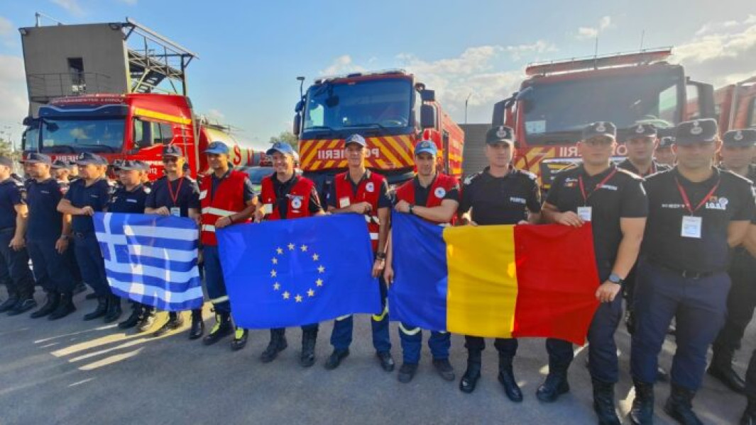 Pompieri români au ajuns în Grecia pentru combaterea incendiilor de pădure