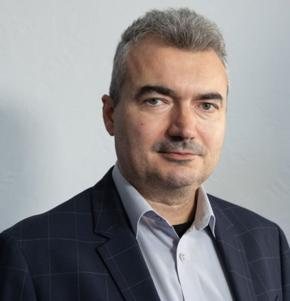 temperatura politică în România: confruntări și controverse în cadrul guvernării și administrației
