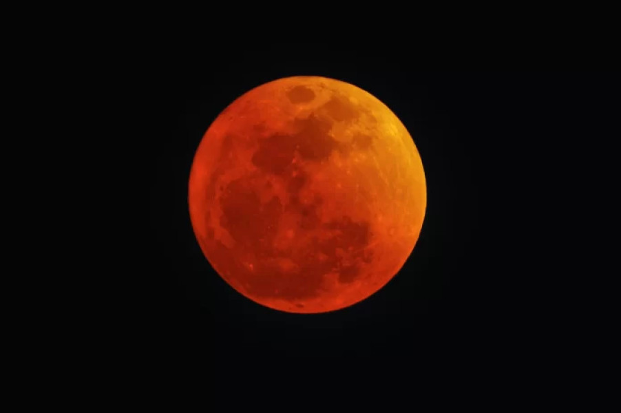 Eclipsa totală de lună, vizibilă în România