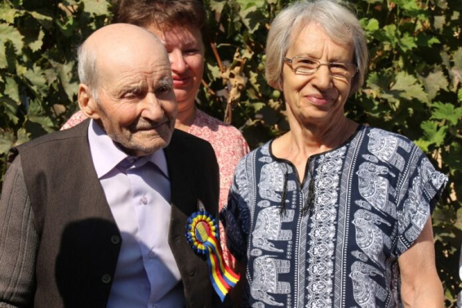 Veteran de război sărbătorit în Tătăranu la 102 ani