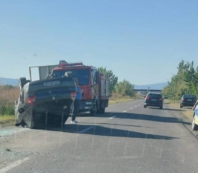 Accident cu autoturism răsturnat pe DN 23A, între Focșani și Milcovul